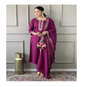 Indian Pure Viscose Rayon Digital Printed Women's Bordado Kurti Pant Dupatta Disponible para la venta en India al mejor precio - Product Image 1