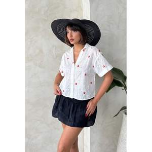 Chemisiers et chemises brodés pour femmes - Collection en gros - Product Image 5