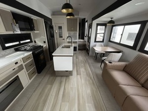 Meilleure vente : Nouveau et confortable F-o-r-e-s-t R-i-v-e-r Wildwood H-e-r-i-t-a-g-e G-l-e-n 325RL 2025 - Product Image 5