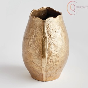 Elegant Metal Tabletop <b>Decorative</b> <b>Vase</b> for Home and Office Décor, Enhancing Interiors with Sophistication - Product Image 2