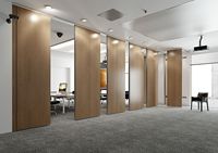 Système de cloisons mobiles pour les halls de conférence et les salles de repos des hôtels |   Panneaux suspendus avec options de surface stratifiée