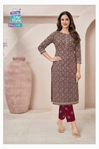 Vente en gros Readymade Coton Batik Imprimé Kurti Avec Pantalon Collection Catalogue complet disponible au tarif de gros - Product Image 4