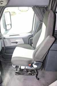 Camión semirremolque Cascadia 126 Sleeper de alto rendimiento 2018 - Techo elevado, Detroit 455HP, 12 velocidades, con garantía - Product Image 3