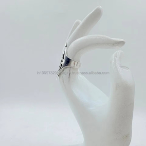 Earthborn Design Elegante hecho a mano 92,5 Plata Piedra preciosa Anillo artesanal Accesorio de moda - Product Image 3