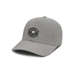 Casquette de golf personnalisée OEM avec logo en caoutchouc, respirante, imperméable, avec trous découpés au laser, clip en métal blanc, fermeture réglable, casquette de golf performante - Product Image 1