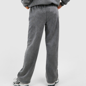 Pantalones de chándal holgados de pierna recta polar 100% algodón lavado con ácido al por mayor pantalones de chándal acampanados con logotipo personalizado para mujer - Product Image 5