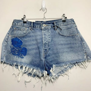 Shorts en jean brodés déchirés pour femmes, impression personnalisée, style hip-hop, mode estivale, shorts tendance pour femmes - Product Image 4