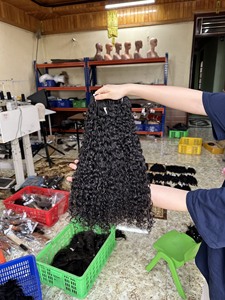 Fumi de cheveux vietnamiens Super Double Drawn Bundles de cheveux avec fermeture Vietnamien Fumi Pixie Curls cheveux bruts - Product Image 2