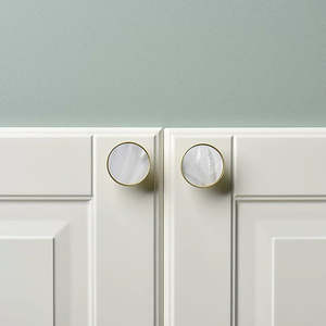 Boutons de tiroir de porte en métal en fonte d'aspect antique Boutons d'armoire de haute finition Qualité standard pour une utilisation de commode de cuisine Made India - Product Image 1