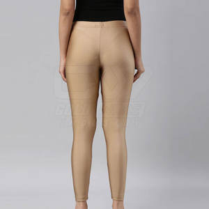 En stock Legging pour femme de qualité supérieure Legging pour femme au design unique Legging pour femme de qualité supérieure fabriqué dans la meilleure qualité - Product Image 4