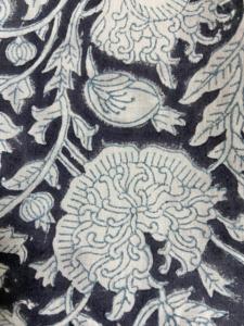 ผ้าฝ้ายพิมพ์ลายด้วยมือ ลายดอกไม้แบบจัล ด้านหลังสีเข้ม งานฝีมือแบบดั้งเดิม - Product Image 5