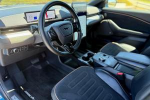 Ford Mustang Mach-E GT 480 ch à double moteur AWD, propre et d'occasion, modèle 2022 - Product Image 2