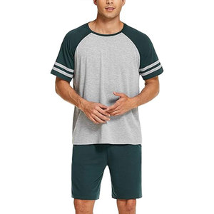 OEM ชุดกีฬาแขนเสื้อและกางเกงขาสั้นมีลายทางที่ทันสมัยเหมาะสำหรับชุดกีฬาและการใช้เสื้อผ้าแนวสตรีท - Product Image 3