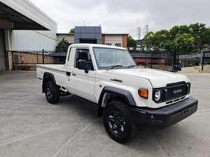 M\B Véhicules d'occasion authentiques et impeccables 2022 pour LandCruisers 7 9 SINGLECAB PICKUP EDITION L X V 8 4 5L - Product Image 3