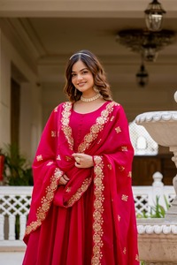 จอร์เจียสตาร์ชุดงานปักเลื่อมสำหรับผู้หญิงดีไซน์แบบบอลลีวู้ดจากผู้ผลิตแฟชั่น - Product Image 5