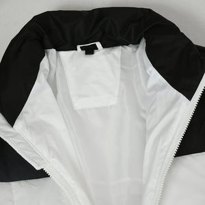 เสื้อแจ็คเก็ตพัฟเฟอร์บุใยโพลีเอสเตอร์สำหรับผู้ชาย แบบซิปเต็มตัว ปกพับได้ สีพื้นใหม่ พร้อมโลโก้สั่งทำพิเศษ เคลือบด้านหน้า เหมาะสำหรับฤดูหนาว - Product Image 4