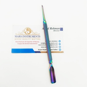 Empujadores de cutículas de acero inoxidable de doble cabezal y Raspador Herramienta de limpieza de uñas para arte de uñas y manicura - Product Image 3