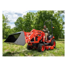 Le puissant tracteur-tondeuse KIOTI MINI offre un point d'attache arrière et une transmission intégrale sélectionnable pour la tonte des propriétés. - Product Image 1