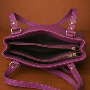 Bolso de un solo hombro de cuero genuino personalizado de lujo para mujer Tipo de cierre de cremallera Bolso de mano Diseño de billetera popular - Product Image 4