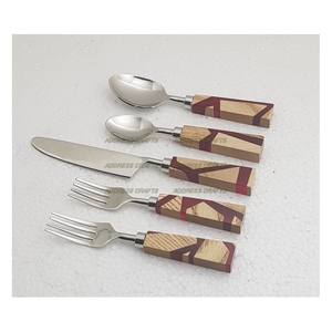 Nouveau design 18/8 ensemble de couverts en acier inoxydable résine et manche en bois ensemble de couverts de fête d'anniversaire de mariage de haute qualité et personnalisés - Product Image 6