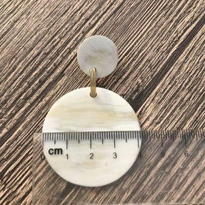 Pendientes de Cuerno de Búfalo para Niñas, Pendientes de Mujer, Joyería de Cuerno, Cuerno Natural para Mujer, Alta Calidad - Product Image 1