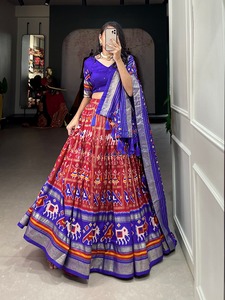 Lehenga Choli de seda Tussar elegante de alta calidad con blusa bordada y Dupatta para bodas y festivales disponibles para la venta - Product Image 4