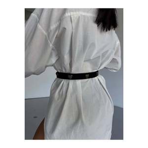 Ceinture pour pantalon, veste, chemise et robe pour femme avec boucle carrée et accessoire en forme de cœur - Noir antique - Product Image 3