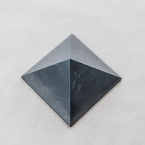 Pirámide de shungita pulida de 7.9 pulgadas (200 mm) - Product Image 2