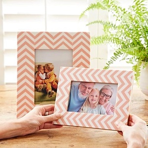 Cadre photo moderne avec incrustation d'os Cadre photo en résine d'os en corne fromm f s international - Product Image 5