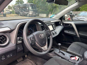 Usado 2018 T * oyota RAV4 LE - Product Image 4