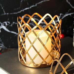 Portavelas de decoración del hogar, Metal chapado en oro en farol de hierro para decoración, soporte de vela de nuevo diseño - Product Image 1