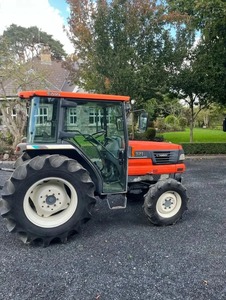 Pour tracteur agricole compact 85 CV avec boîte de vitesses et moteur - Product Image 3
