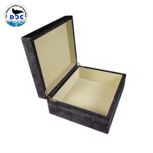 Boîte de rangement de bijoux en faux galuchat noir Accessoires personnalisés du Vietnam - Product Image 5