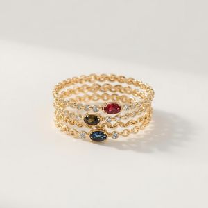 Bague chaîne en or massif 18 carats avec trio de pierres précieuses | Bijoux fins pour femme | Fabricant thaïlandais éthique - Product Image 5