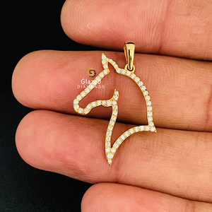 Pendentifs uniques en forme de cheval Hip Hop Moissanite pour unisexe en or jaune 10kt de style différent et diamants ronds taille brillant - Product Image 2