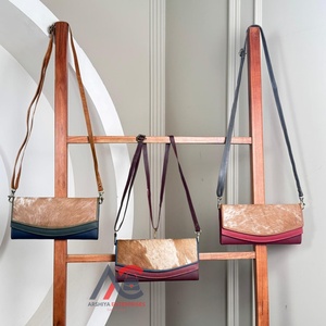 Véritable sac à main en cuir de fourrure recyclé fait à la main Hot Selling Multi Color Women's Purse Stylish Unique Multi Uses Small Sling Bag - Product Image 1