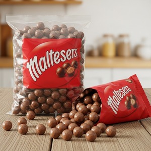 Maltesers Boules de chocolat croustillantes Malt Centre enrobé de chocolat au lait lisse Snack savoureux pour le partage de cadeaux ou de revente - Product Image 3