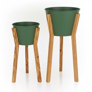 Juego de 2 Macetas Modernas de Metal Verde con Soportes de Madera de Olivo Natural, Elegantes Macetas Decorativas para el Hogar, para Sala de Estar, Balcón, Jardín - Product Image 1