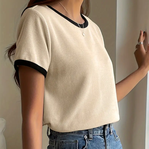 Camiseta cómoda para mujer, ropa promocional de verano de estilo 2023, buena calidad, señoras jóvenes, cantidad informal de Vietnam - Product Image 1