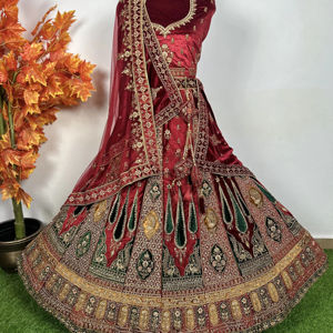 Lehenga Choli de Novia con Trabajo Jarkan Pesado Multicolor de 12 Kali, Hecho a Mano por Artesanos, con Doble Dupatta, Estilo Flair 6M, para Bodas Grandes de Verano/Invierno - Product Image 1