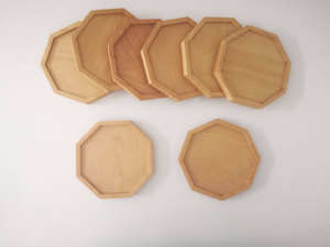 Ensemble de dessous-de-verre en bois de haute qualité conçu pour une protection fiable contre les taches, parfait pour l'utilisation quotidienne des boissons à la maison - Product Image 4