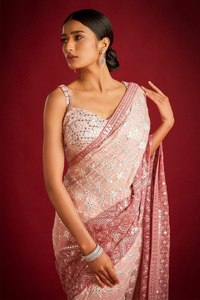 Tissu en faux georgette lourd avec des sequins et des broderies sur toute la surface, longueur de 5,5 mètres, sari tendance inspiré de Bollywood avec étole - Product Image 2