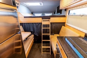 รถบรรทุกฟอร์ด F-550 Super Duty 4x4 EarthRoamer XV-LTS ปี 2012 ได้รับการรับรองว่าสะอาด - Product Image 6