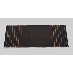 Tapis de yoga en coton noir One Universe Mantra Lotus Collection avec rayures bleues et jaunes - Product Image 3