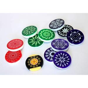 Striker de plástico grabado Floral personalizado de calidad superior para Carrom precio al por mayor accesorio de juego de mesa - Product Image 4
