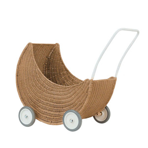 Jouets uniques pour enfants Meubles pour enfants Poussette en rotin en forme de lune avec roues Panier en rotin Poussette avec roues Vintage - Product Image 5