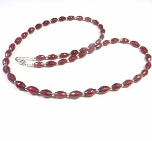 สร้อยคอพลอยโกเมนแดงแอฟริกันธรรมชาติเจาะรูตรงกลาง ความยาว 18 นิ้ว คุณภาพสูงจากโมซัมบิก รูปทรงเหลี่ยมเหลี่ยมเพชรพลอย ขนาด 6-9 มม. แบบเม็ดเดี่ยว - Product Image 4