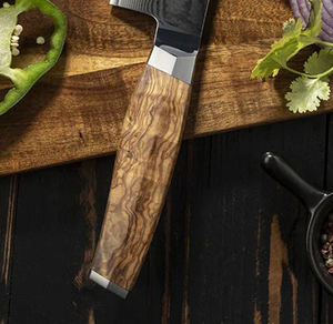 Venta al por mayor personalizada de alta calidad OEM ODM servicio de cocina uso hecho a mano de acero de Damasco cuchillo de Chef mango de madera de olivo con funda - Product Image 4