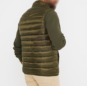 เสื้อกั๊กพัฟเฟอร์ผู้ชายแบบสั่งทำพิเศษสำหรับฤดูหนาว - น้ำหนักเบา ยั่งยืน สะดวกสบาย สไตล์ไฮสตรีท สีและโลโก้สั่งทำได้ - Product Image 3