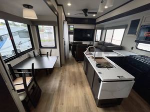 Nouveau 2026 F-o-r-e-s-t R-i-v-e-r Sabre 37RVM-I-L-E-S - Product Image 6